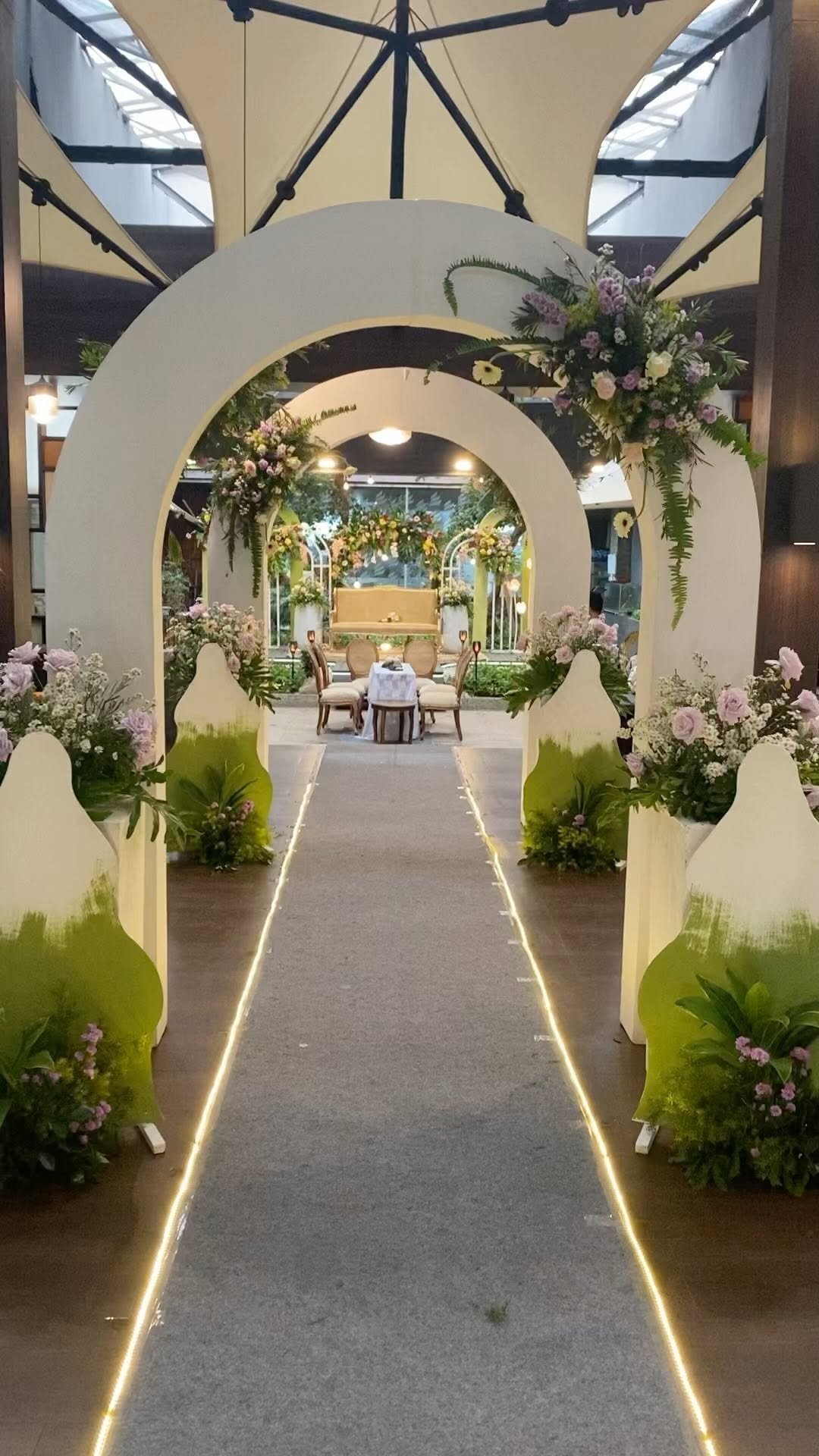 Paket Wedding di Bonnet Hotel Manyar - Gambar 4