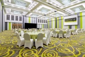 Hotel Maxone Dharmahusada Surabaya