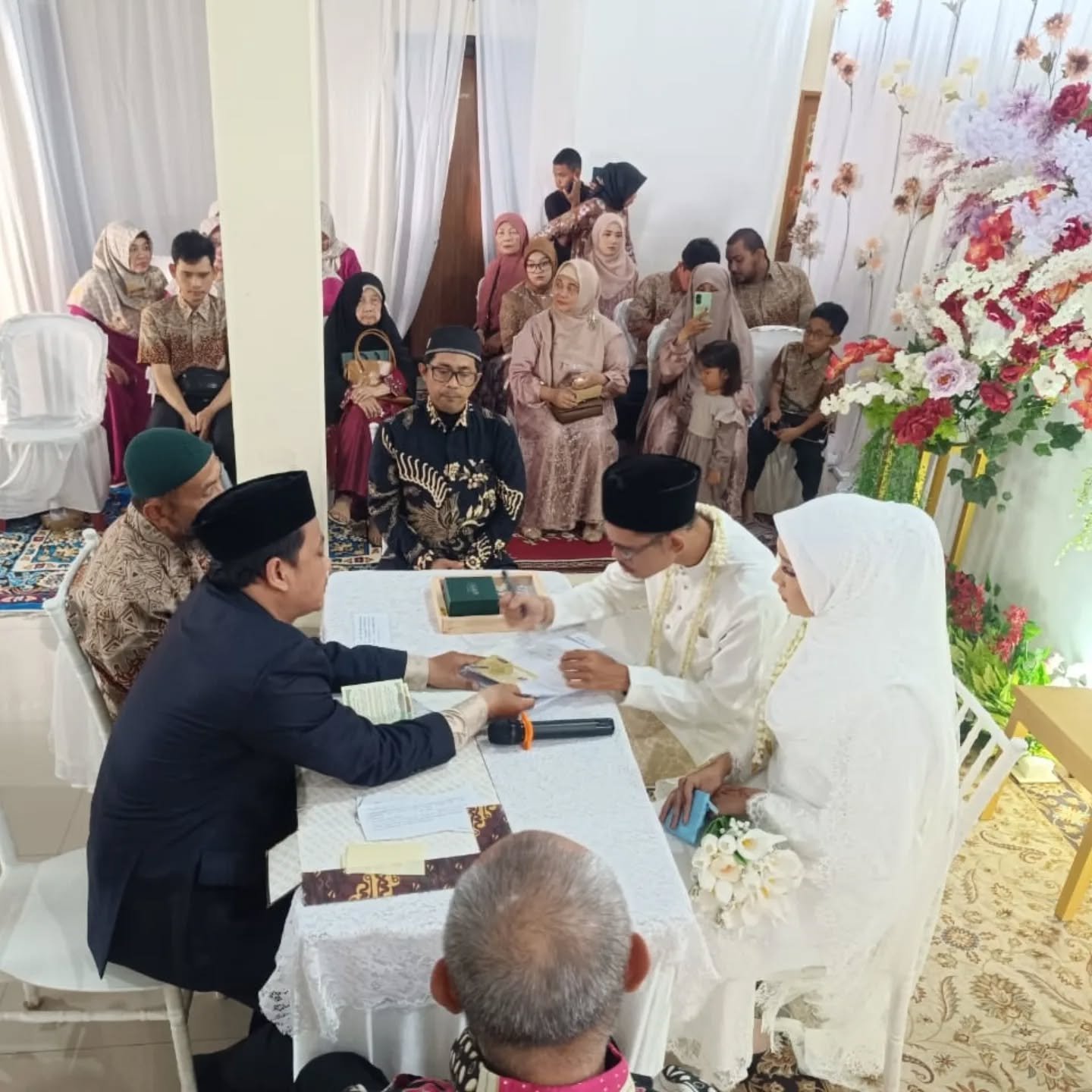 Intimate Wedding Rivan & Lulu di  Griya Asri 2 Tambun Selatan Bekasi