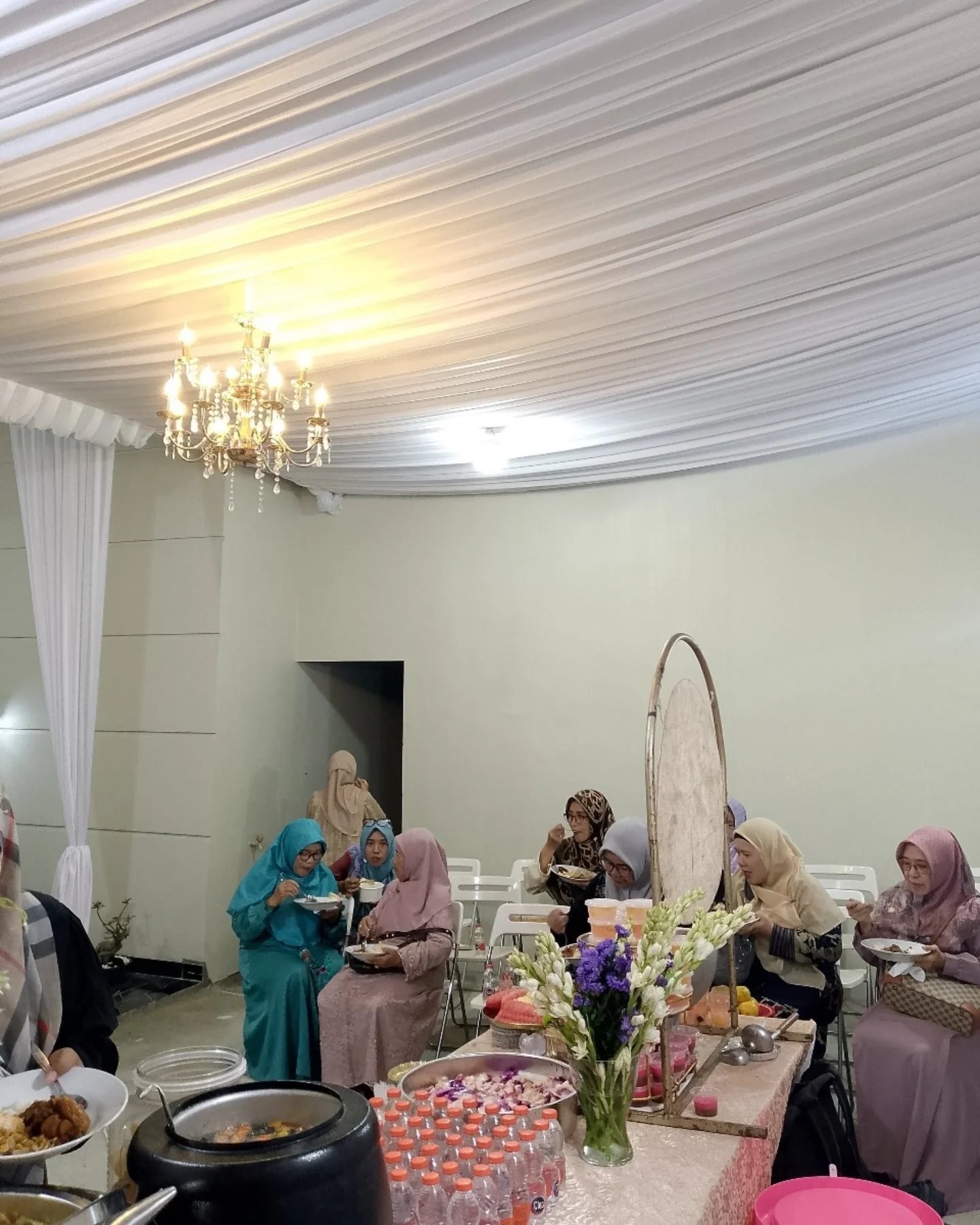 Tasyakuran Pengajian Ibu Yutti di  Jl. bulak 1 Cempaka Putih Ciputat Timur Tangerang