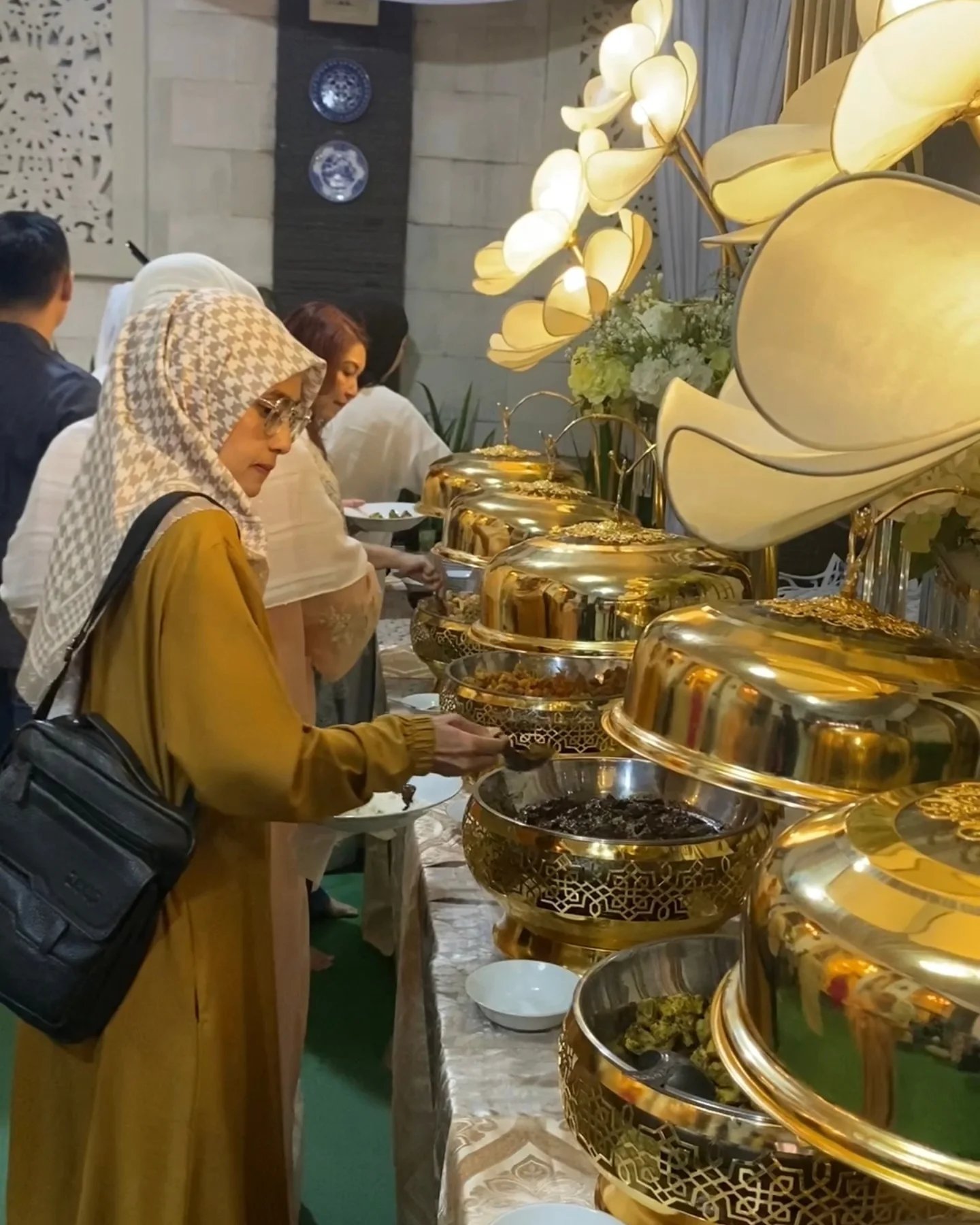 Buka Puasa Bersama Ibu Dewi Bamsoet di  Jl Tebet Timur Dalam Jakarta Selatan