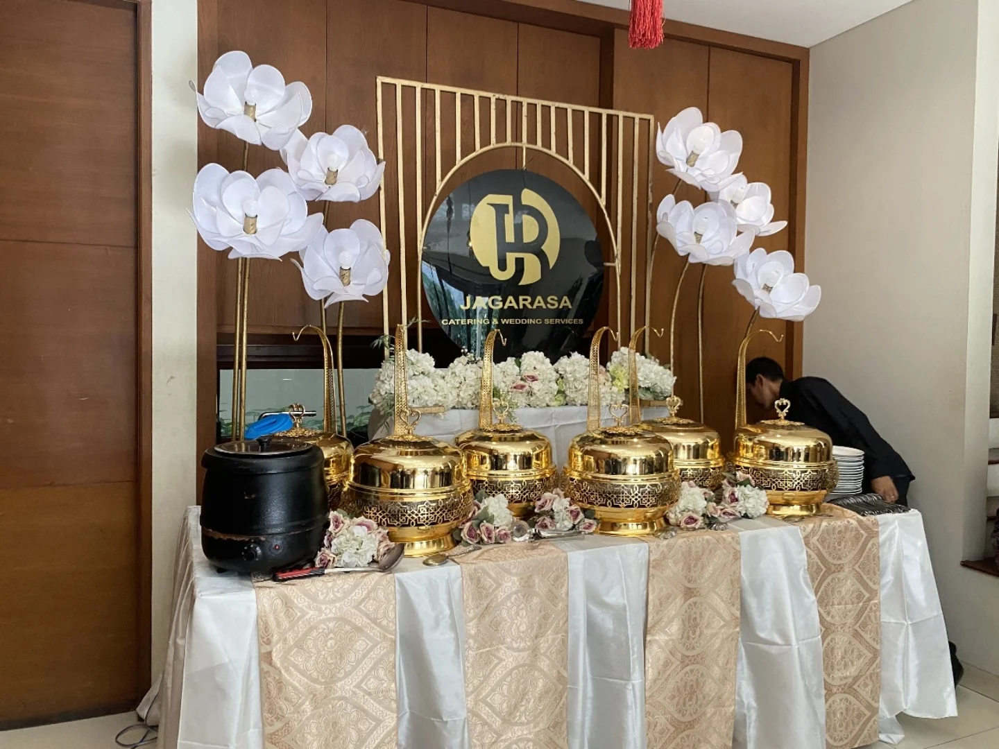 Menyajikan Hidangan Lezat dengan Catering Prasmanan di Bekasi Mulai dari 20 Ribuan!