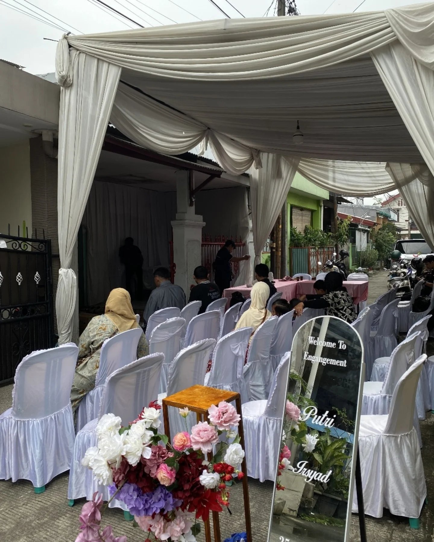 Engagement Irsyad & Putri di  Jl Puyuh Mustika Jaya Bekasi
