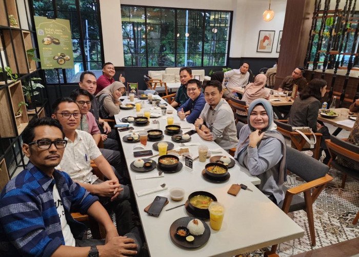 nuansa buka puasa bersama rekan kerja